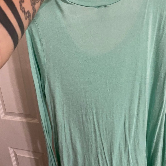Light green shirt - Picture 3 of 4